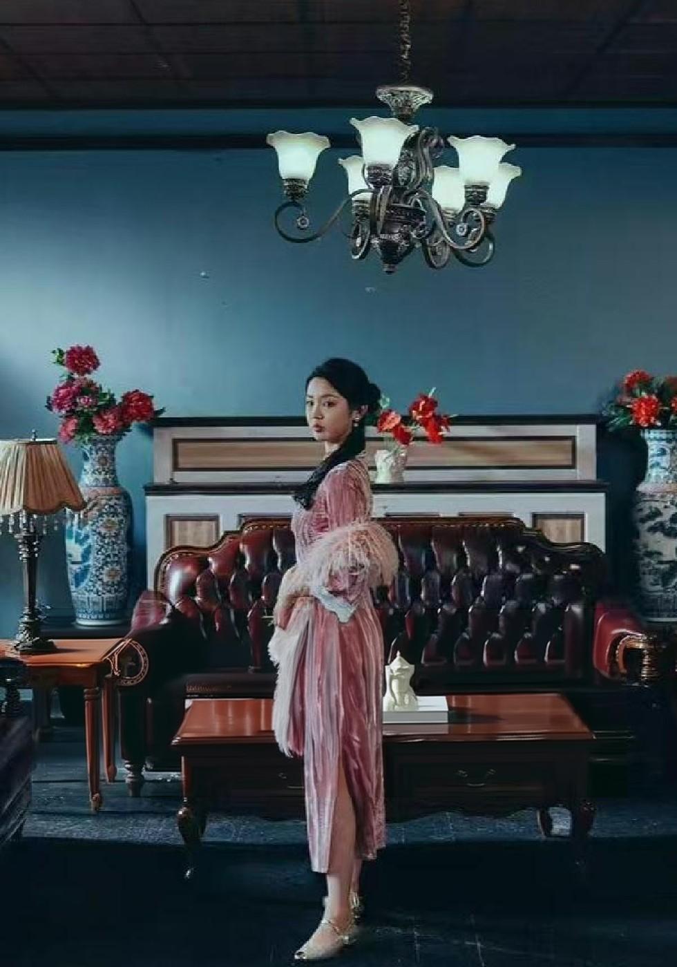 Gadis Chyntia Menikahi Jenderal Muda