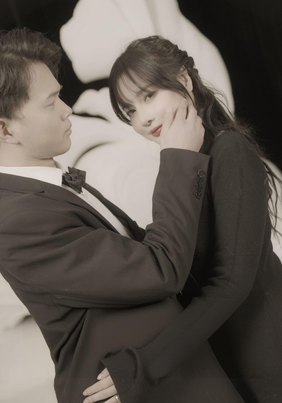 5년 후, 그녀는 찬이, 하소라와 강태준과 함께 힘차게 돌아온다