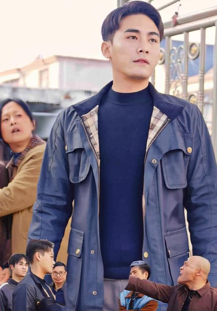 มหาเศรษฐีกลับบ้านเกิดเพื่อสะสางบัญชี