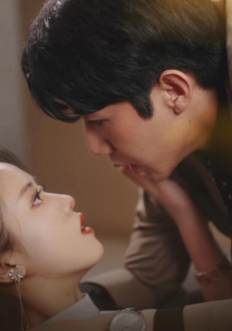 หลังจากแต่งงานสายฟ้าแลบ ภาคินก็เอาใจสุชาดา